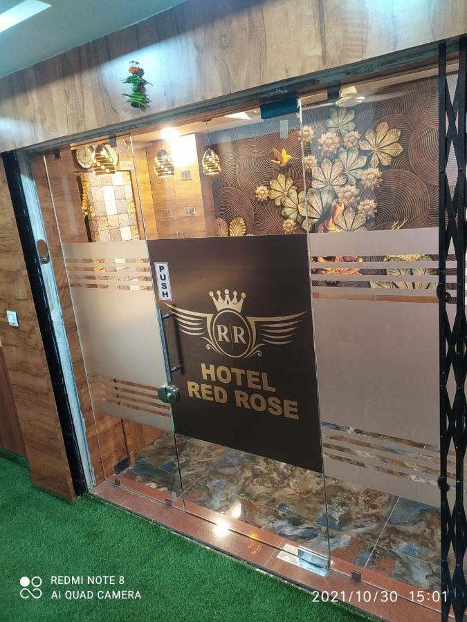 Hotel Red Rose 바도다라 외부 사진